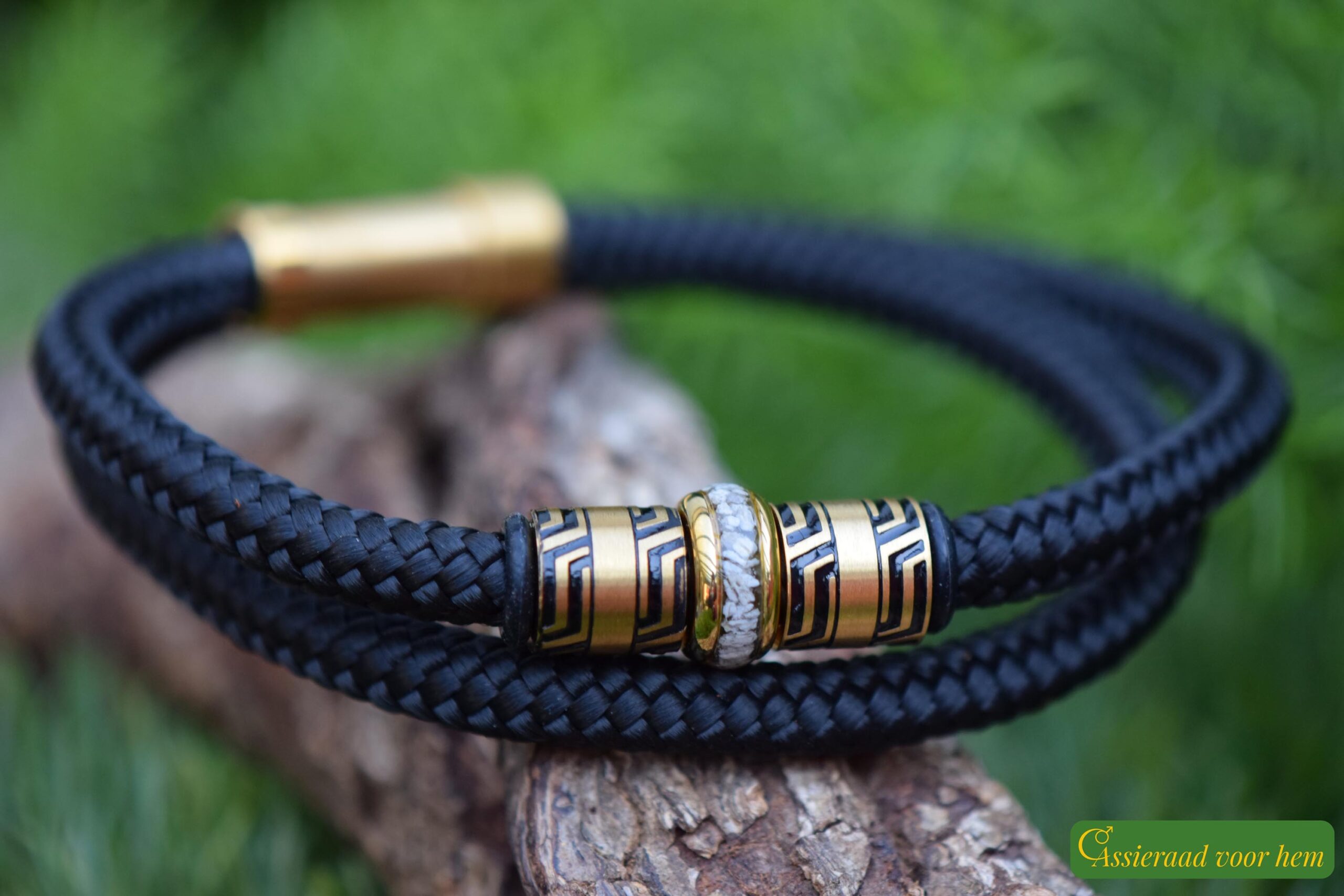 crematie-as-heren-armband-zwart-design-gold-2-hssa1054